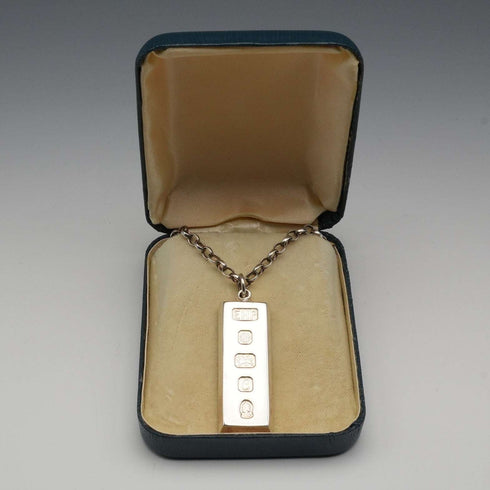 1977 British Vintage Sterling Silver Jubilee Ingot Pendant with Sterling Silver Chain Total 42.3g With Case