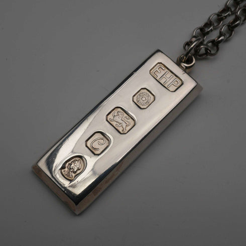 1977 British Vintage Sterling Silver Jubilee Ingot Pendant with Sterling Silver Chain Total 42.3g With Case