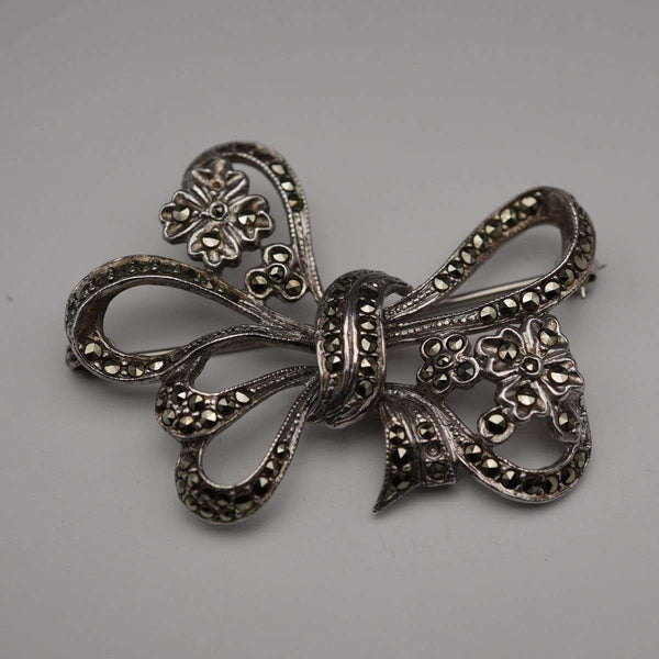 Vintage Sterling Silver Marcasite Ribbon Design Brooch 10.5g
