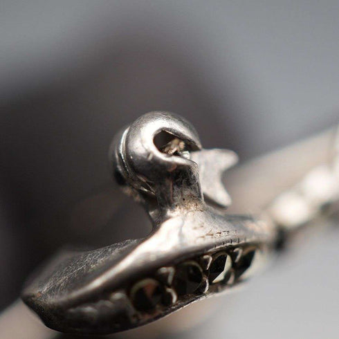 Broche vintage de plata de ley y marcasitas con diseño de lazo, 10.5 g