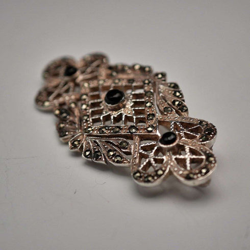 Broche vintage grande de plata de ley con ónix negro y marcasitas, 12.1 g