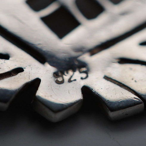 Broche vintage grande de plata de ley con ónix negro y marcasitas, 12.1 g