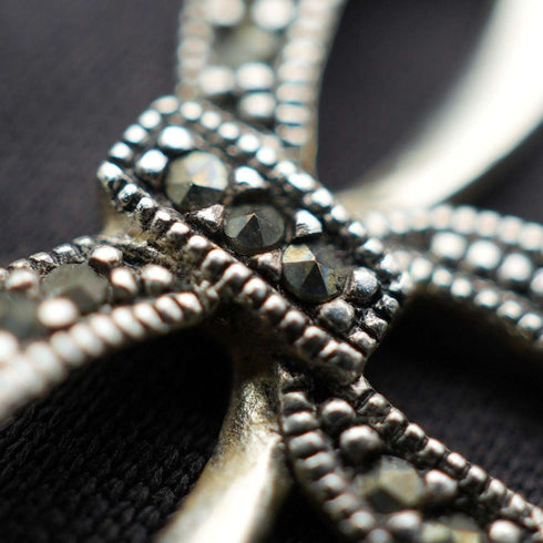 Vintage Sterling Silver & Marcasite Ribbon Design Pendant Necklace