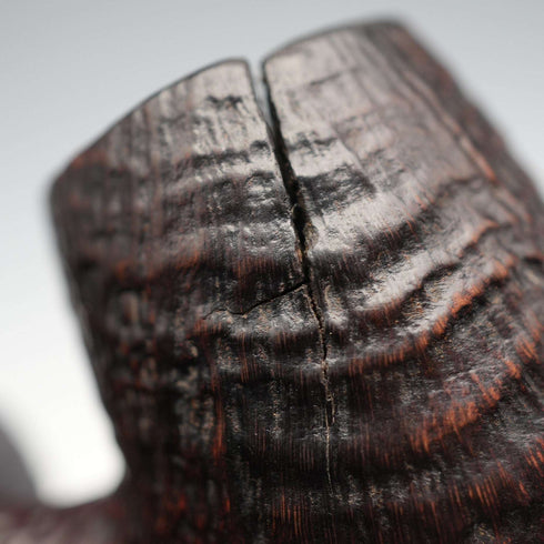 Alrededor de 1980, pipa de fumar Dunhill Shell Briar vintage del Reino Unido, con grietas.