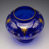Jarrón de cristal azul de estilo victoriano vintage británico con decoración de esmalte