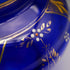 Jarrón de cristal azul de estilo victoriano vintage británico con decoración de esmalte