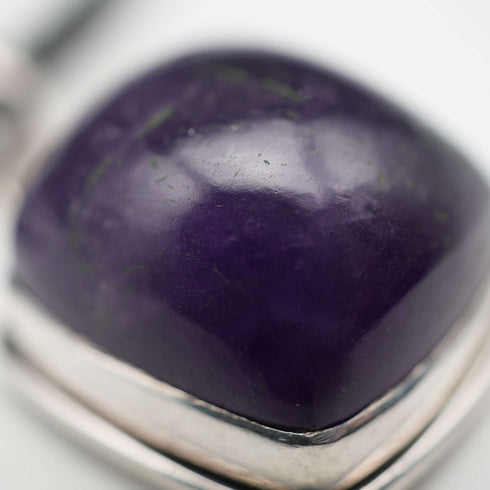Colgante vintage de amatista con base de plata de ley, incluye cadena de cuero y plata de ley