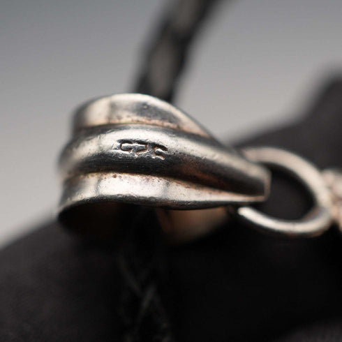 Colgante vintage de ámbar con base de plata pura, incluye cadena de cuero y plata pura