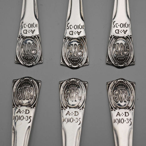 Juego de 6 cucharillas de té de plata de ley, vintage británico de 1934, conmemorativas del Jubileo, 55g en total, Northern Goldsmiths Co, con estuche.