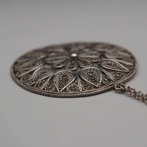 Colgante de filigrana de plata de ley vintage con cadena de plata de ley, 12,1 g en total