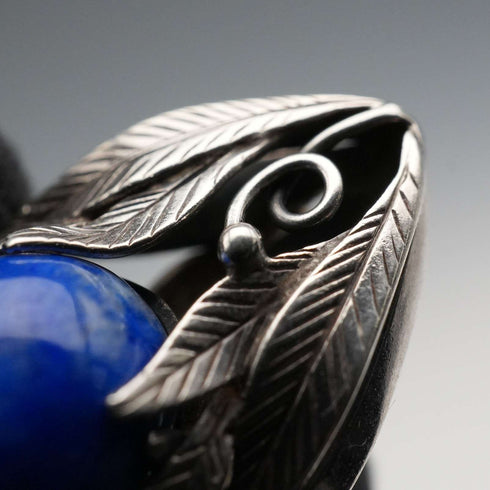 Pendientes de clip de diseño botánico en plata vintage y lapislázuli