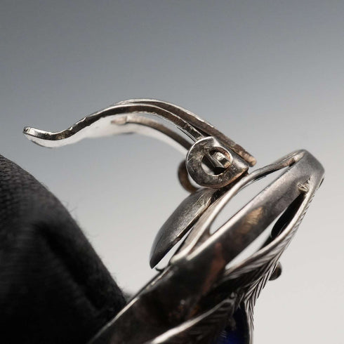 Pendientes de clip de diseño botánico en plata vintage y lapislázuli