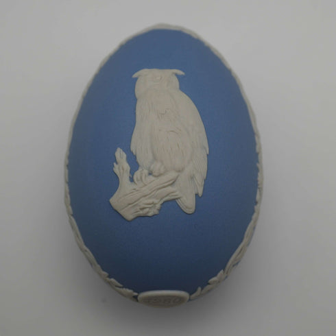 Huevo de Pascua de Jasperware de Wedgwood, Reino Unido, azul pálido, en caja
