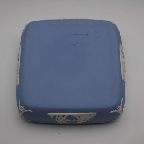 Caja cuadrada con tapa de Jasperware, Wedgwood, Reino Unido, 1969, azul pálido