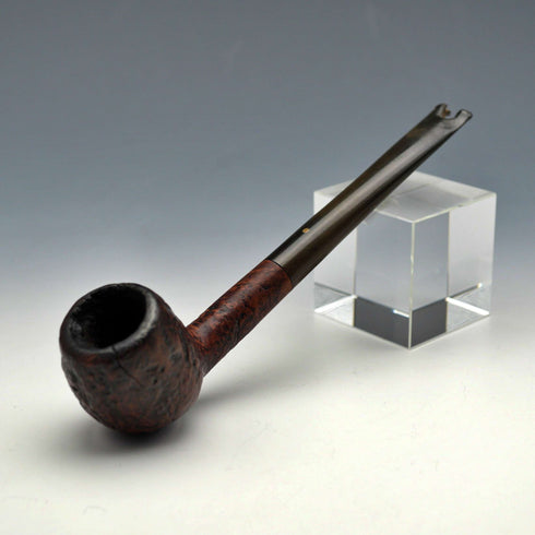 Pipa de fumar Dunhill Shell Briar vintage británica de la primera mitad del siglo XX, con marcas de uso