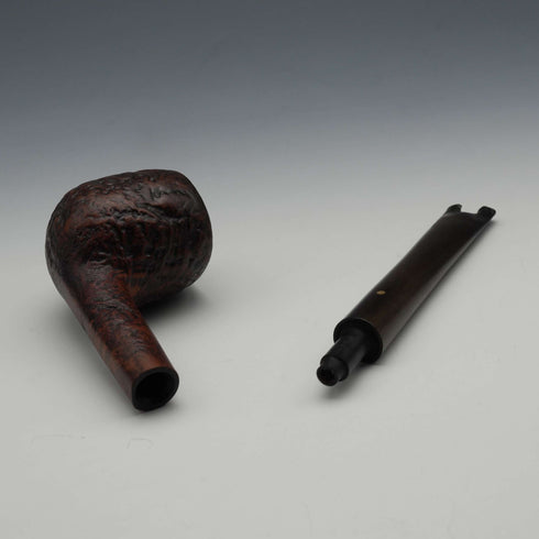 Pipa de fumar Dunhill Shell Briar vintage británica de la primera mitad del siglo XX, con marcas de uso