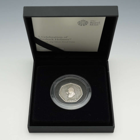 英國《福爾摩斯》50 便士紀念銀幣,附 RoyalMint 鑄幣廠證明書與收藏盒
