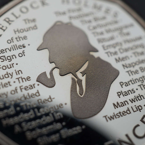 英國《福爾摩斯》50 便士紀念銀幣,附 RoyalMint 鑄幣廠證明書與收藏盒