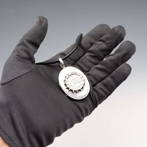 Colgante relicario antiguo de plata de ley con collar de cuero, 15,5 g