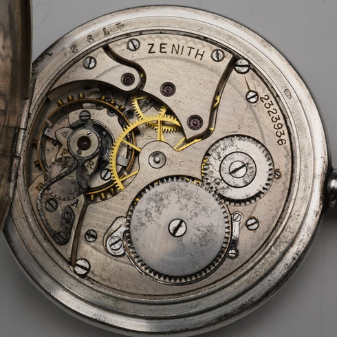 Reloj de bolsillo antiguo Zenith, circa 1919, plata 900, caja saboneta, diámetro 50 mm, en buen estado de funcionamiento.