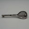 Broche antiguo de plata en forma de raqueta de tenis