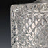 Decantador cuadrado de cristal tallado vintage británico de 1982 con decoración de plata de ley, CJ Vander