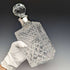 Decantador cuadrado de cristal tallado vintage británico de 1982 con decoración de plata de ley, CJ Vander