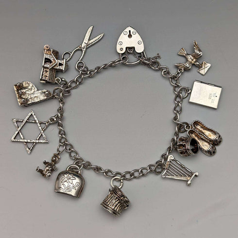 Pulsera con dijes de plata esterlina vintage británica, 31 g