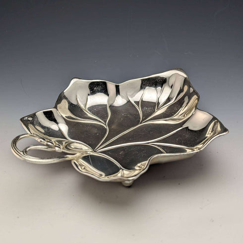 德国产维多利亚时期风格银镀层叶形托盘 WMF