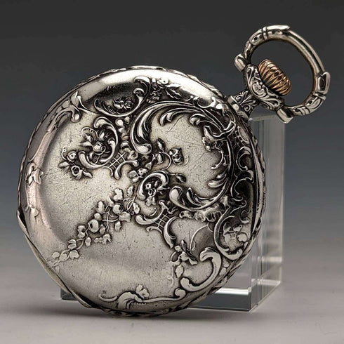 Reloj de bolsillo Longines antiguo de alrededor de 1911, caja de plata grabada, esfera abierta, en buen estado de funcionamiento.