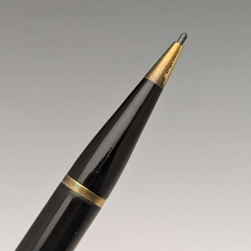 Set de pluma estilográfica y portaminas vintage Conway Stewart de Reino Unido, color negro, en estuche.