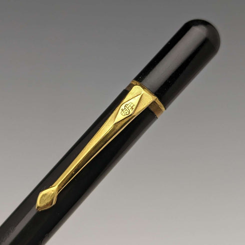 Set de pluma estilográfica y portaminas vintage Conway Stewart de Reino Unido, color negro, en estuche.