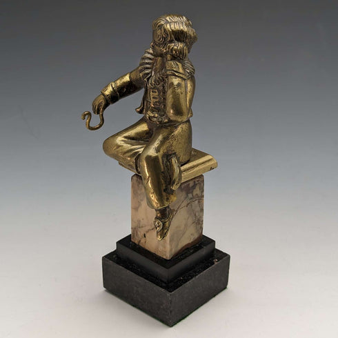 Soporte de exhibición para reloj de bolsillo con figura de niño en bronce ormolu y mármol antiguo