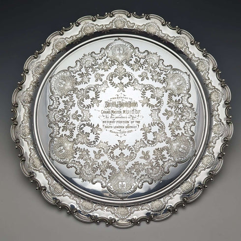 Salva de plata chapada, antigüedad inglesa de alrededor de 1907, 32 cm de diámetro, Henry Atkins