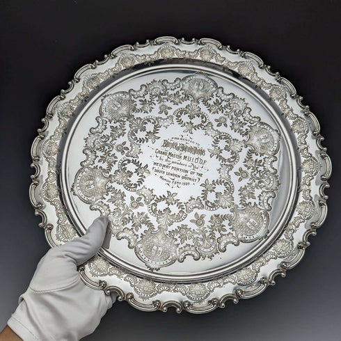 Salva de plata chapada, antigüedad inglesa de alrededor de 1907, 32 cm de diámetro, Henry Atkins