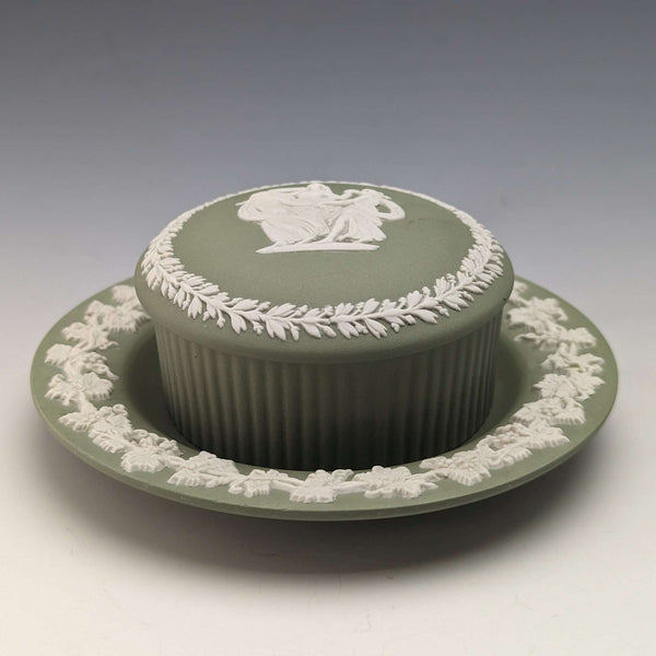 英国古董 Wedgwood 贾斯珀系列(Jasperware)圆形首饰盒及托盘 绿色