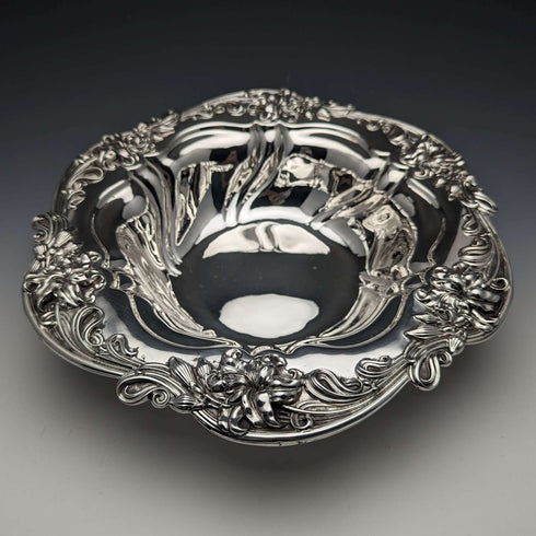 Around 1898 American Antique Sterling Silver Bowl Diameter 30cm 517g Meriden Britannia