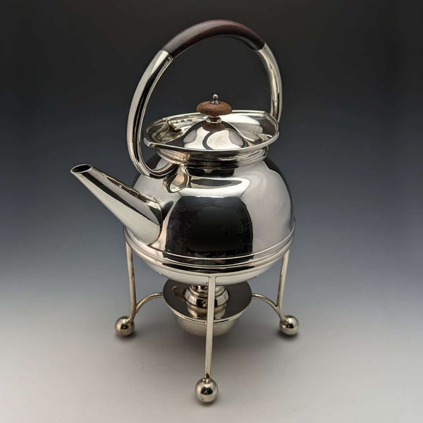 Juego de hervidor y soporte con quemador, vintage inglés, chapado en plata, hacia 1930, George Wish