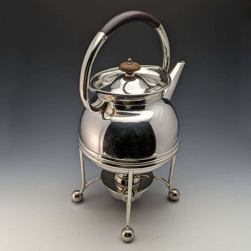 Juego de hervidor y soporte con quemador, vintage inglés, chapado en plata, hacia 1930, George Wish