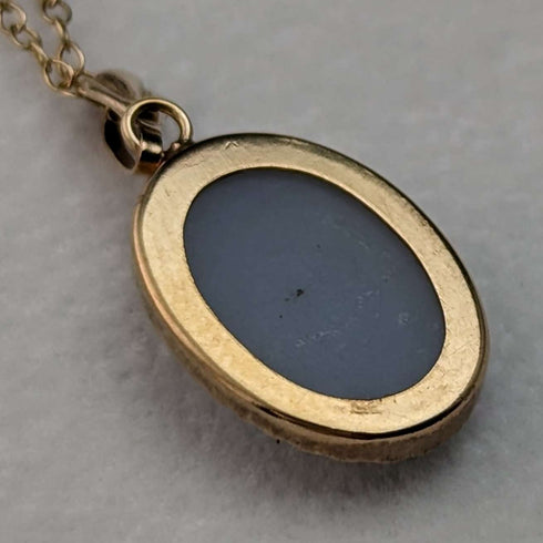 Joyería vintage británica: conjunto de collar con colgante y pendientes de oro de 9 quilates y camafeo
