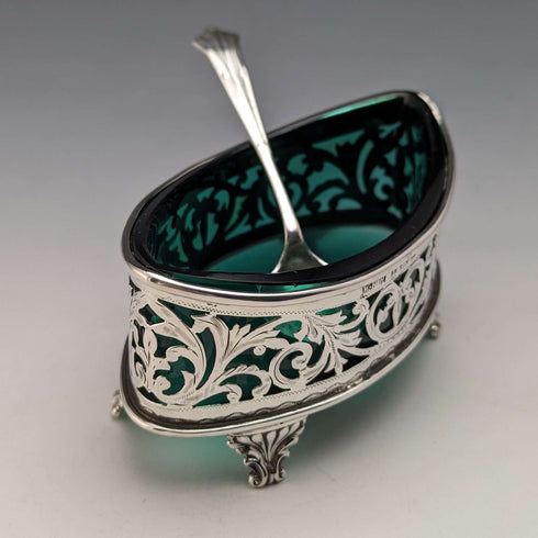 1904 British Antique Pure Silver & Green Glass Salt Dish & Spoon William Hair Haseler