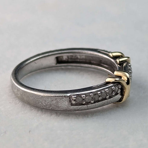 Anillo vintage británico de oro de 9 quilates, plata de ley y diamantes pequeños