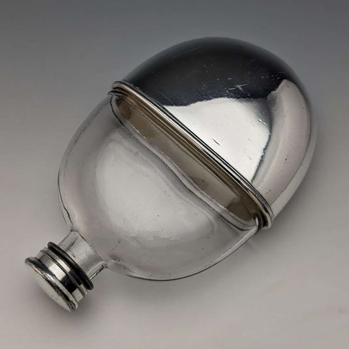 Petaca de cristal ovalada con decoración de plata antigua británica de 1900