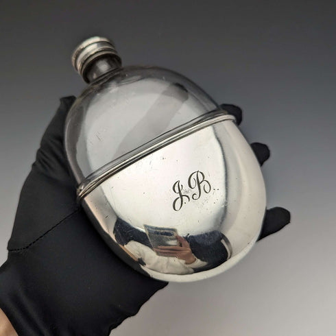 Petaca de cristal ovalada con decoración de plata antigua británica de 1900