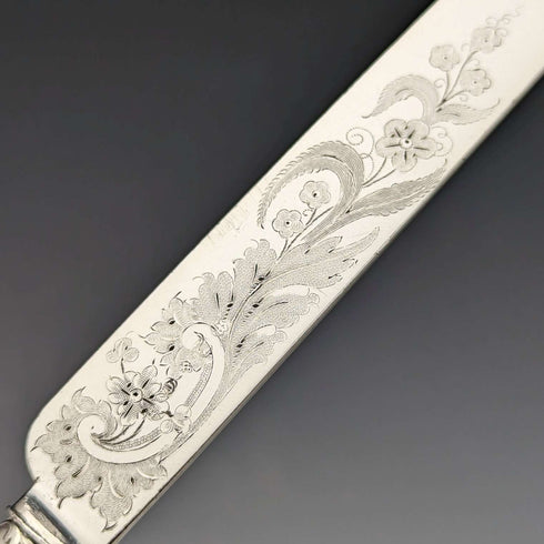 Juego de 12 pares de cubiertos con mango de plata maciza, antigüedad inglesa de alrededor de 1850, en caja de madera, Martin Hall
