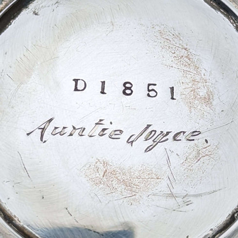 Taza de plata de ley vintage británica de 1947, 149 g, James Dixon & Sons