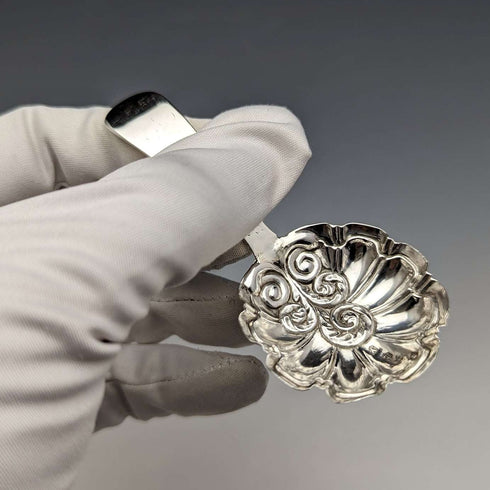 Cuchara para té de plata esterlina, antigüedad británica de principios del siglo XIX (con defectos)