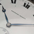 Reloj de bolsillo suizo antiguo, circa 1920, marca Escasany, caja delgada de plata con decoración de niel, en buen estado de funcionamiento.