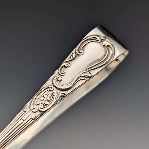 Juego de 12 cucharillas de té y pinzas para azúcar de plata chapada, antigüedades inglesas de 1905, en estuche