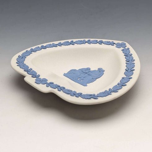 英国复古 Wedgwood 贾斯珀陶器 桃心型碟 白色